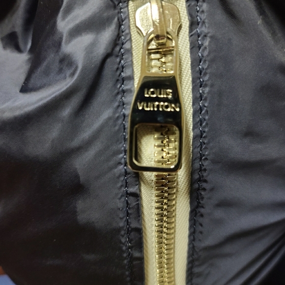 White and Navy Men's LV backpack - Picture 8 of 9